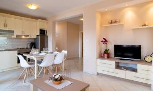 Apartment in Lopar with balcony, air conditioning, WiFi, washing machine (4885-2)