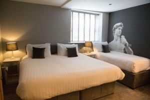 Apartment with Two Double Beds and Two Single Beds room in The Townhouse Chester; BW Signature Collection
