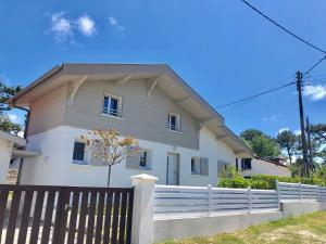 Maisons de vacances Villa La Plage Pour 7 Personnes A Proximite Du Port De Plaisance : photos des chambres