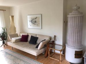 Haus mit Sauna und privatem Badeteich in Anif bei Salzburg