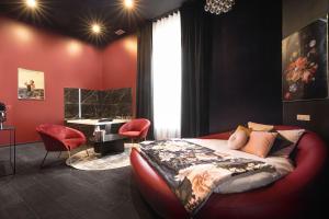 Appart'hotels Legend Majestic Superbe Love Room - Jacuzzi - Champagne - Romantisme - parking prive : photos des chambres