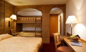 Family Room (5 beds) room in Hotel Central Residence