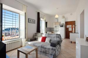 Trilocale in villa vista mare Apt 2