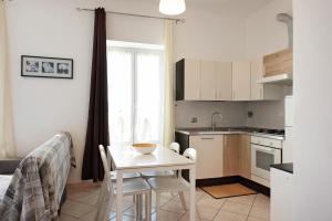 Trilocale in villa vista mare Apt 2