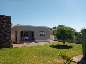 Spekboom Cottage - Beacon Bay