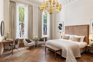 Townhouse Executive Super King Room room in The Queens Gate Hotel