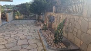 Apt - Sleeps 5 - Pets Ok - Balcony - Parking