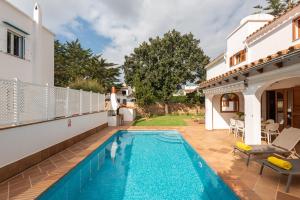 Villa Elena by Mauter Villas