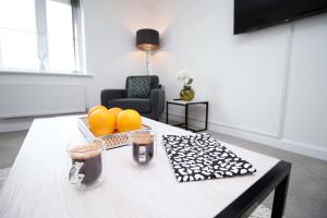 Stadium Views Modern 2-Bed, Parking & Balcony