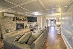 Spacious Home with Yard, 20 Miles to Olympic NP - Washington Harbor