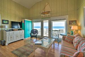 Peaceful Cottage By The Sea Oceanfront Home!