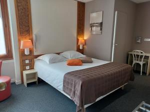 Hotels Logis - Hotel Restaurant Bellevue Annecy : photos des chambres