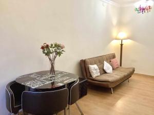 Dos dormitorios al lado del metro centrico moderno