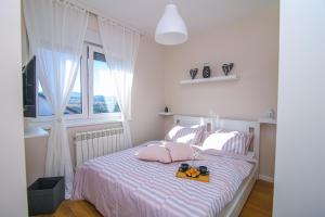 Narcis 17 - novonamesteni apartman sa prelepim pogledom na Tornik