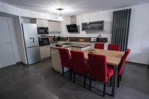 Appartements SUPERB apt with BALCONY in BRIANCON : photos des chambres