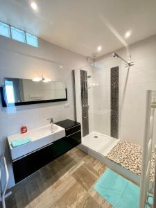 Appartements Luxury T3 standing 2 - Vue mer exceptionnelle 180 : photos des chambres