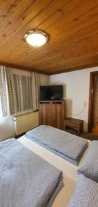 Henry‘s sweet home