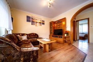 Apartment in Lopar with balcony, air conditioning, WiFi, washing machine (4886-2)