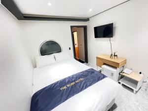 Phòng giường đôi có phòng tắm riêng (Double Room with Private Bathroom)