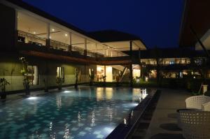 Bumi Gumati Resort & Convention