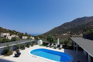 Modern family villa Basilicata Salmostro in Bali w Pool & BBQ Area