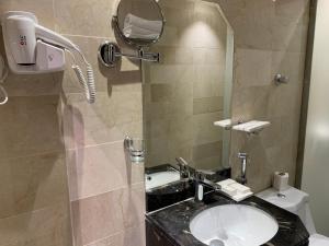 One-Bedroom Suite room in Cladium Hotel
