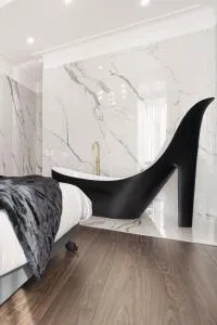 Legend Majestic - Baignoire chaussure - TV Miroir - Parking Privé GRATUIT - Saint-Laurent-sur-Saône