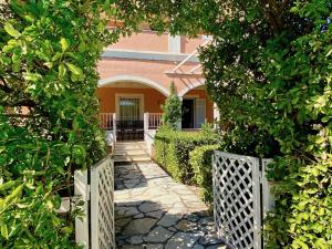 Beach Villa Petros with private pool by DadoVillas