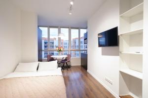 Комфортне перебування від MYFREEDOM апартаменти біля метро Нивки Відмінний вибір для ділових поїздок стабільний Wi-Fi, зручний простір для ро?