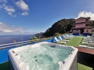 Santana in Nature Bed & Breakfast - Faial