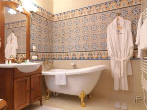 Deluxe Double Room with Balcony room in La Favorita Guesthouse Boutique