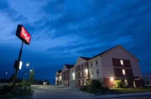 Red Roof Inn & Suites Dickinson - Killdeer