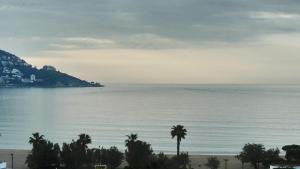 APARTAMENTO ROSES PARA 4 PERSONAS MAXIMO VISTAS MAR y CANAL