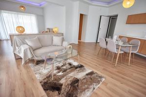 The EL GRECO spirit meets the Athenian luxury Apt1