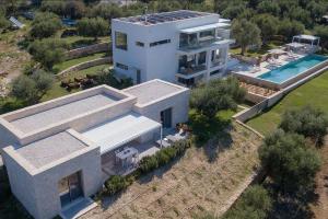 Villa Bluewhite - luxury villa in Crete by PosarelliVillas