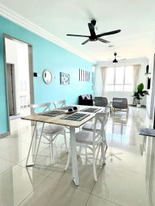 New Seaview Families Suite - Breezy Blue