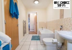 Cosy 2 bedroom apartment by One Choice Stays Serviced Accommodation Birmingham - City Centre - Wifi