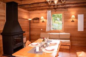 Appart'hotels Chalets de Praroustan by Actisource : Chalet 2 Chambres (6 Adultes)