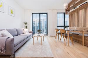 cohost I NEW Apartment w-balcony, Self check-in at the Renesanso Complex - 3hvězdičkové hotely ve městě Vilnius