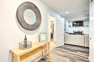 Cedar Creek Lake Home Private Dock and Hot Tub