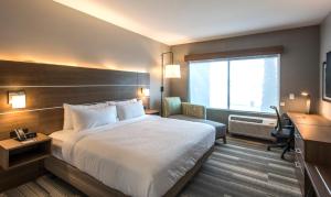 Holiday Inn Express & Suites - Phoenix North - Happy Valley by IHG