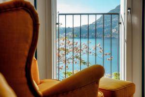 An armchair on the Lake