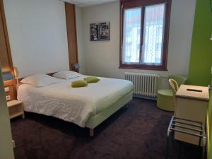 Hotels Logis - Hotel Restaurant Bellevue Annecy : photos des chambres