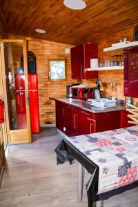 Maisons d'hotes La yourte de Nimes, spa , jacuzzi chalet logement insolite : photos des chambres