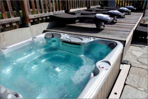 Hotels Hotel La Ferme du Chozal, Chalet de tradition : photos des chambres