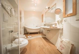 Double Room room in Wellness Hotel Post