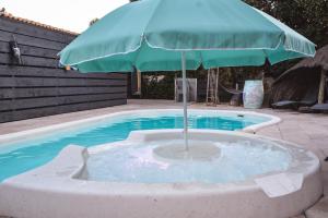 Maisons d'hotes La yourte de Nimes, spa , jacuzzi chalet logement insolite : photos des chambres