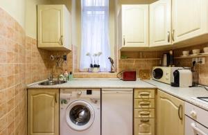 Cherry Blossom Designer Apartment in the Center With Free Parking