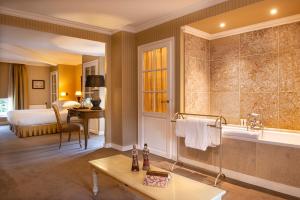 Hotels Chateau de Courban and Spa Nuxe : photos des chambres