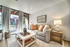 Walk to Ski Resort Tahoe Donner Studio with Balcony - Portola